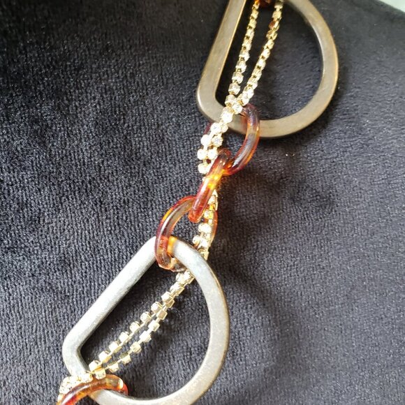 Women 3 Strand Gold Tone "D" Shape Acrylic Link Chain Necklace with Lobster - Picture 6 of 7